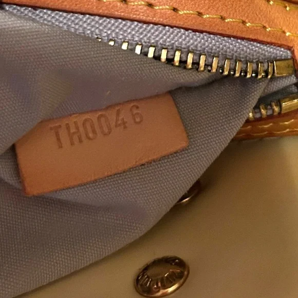 Louis Vuitton Vernis Reade PM Yellow Tote - EUC - Picture 13 of 15